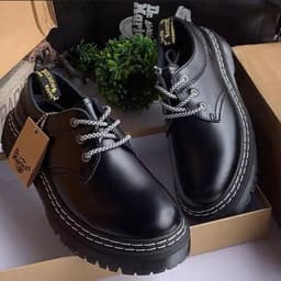 Dr. Martens exquisite luxury black leather lace-up shoes for men's Image