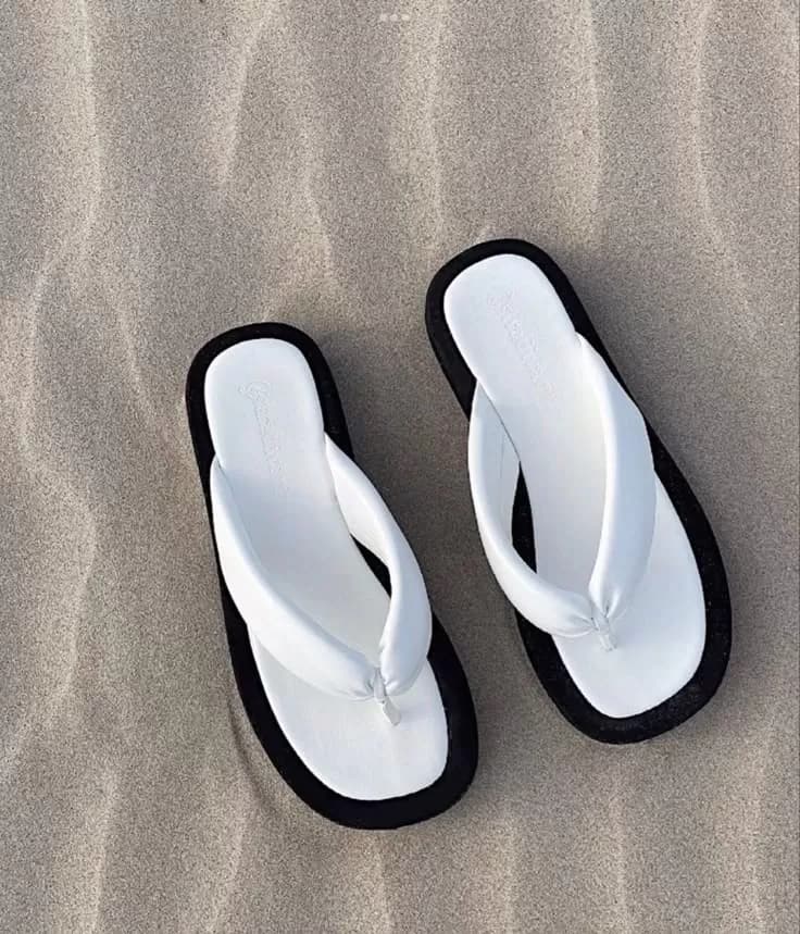 Women's Puffy Platform Thong Sandals – White & Black — image 1