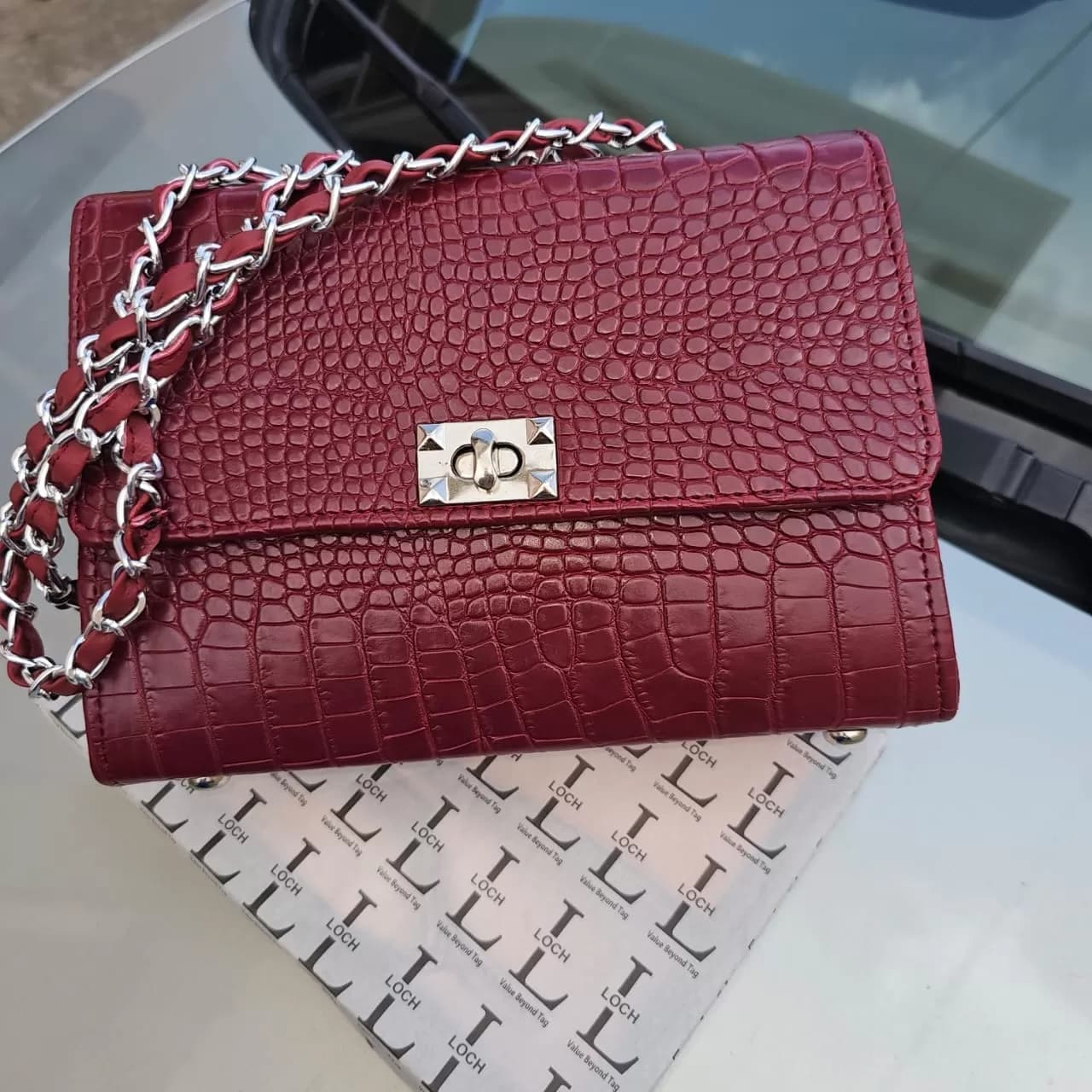 LOCH Luxury Maroon Crocodile-Embossed Chain-Strap Crossbody Handbag — image 2