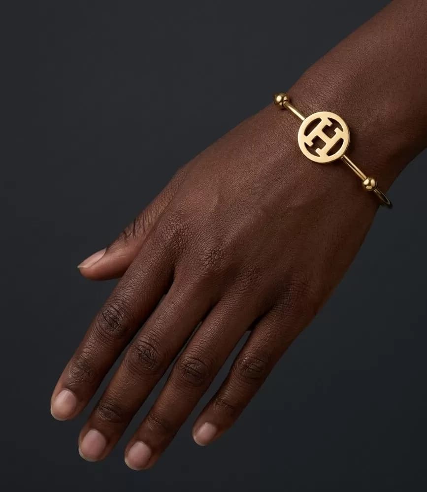H cut out Gold bangle — image 3