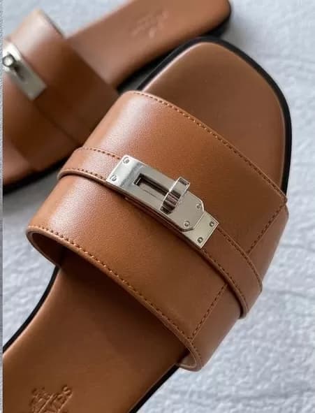 Designer-Inspired Leather Slide Sandals Collection with Iconic Hardware — image 3